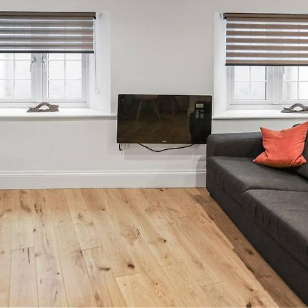 Cosy 1-Bdr W/ Free Parking In Central Reading Exterior photo