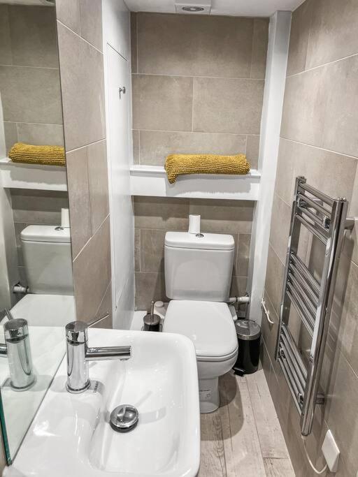 Cosy 1-Bdr W/ Free Parking In Central Reading Exterior photo