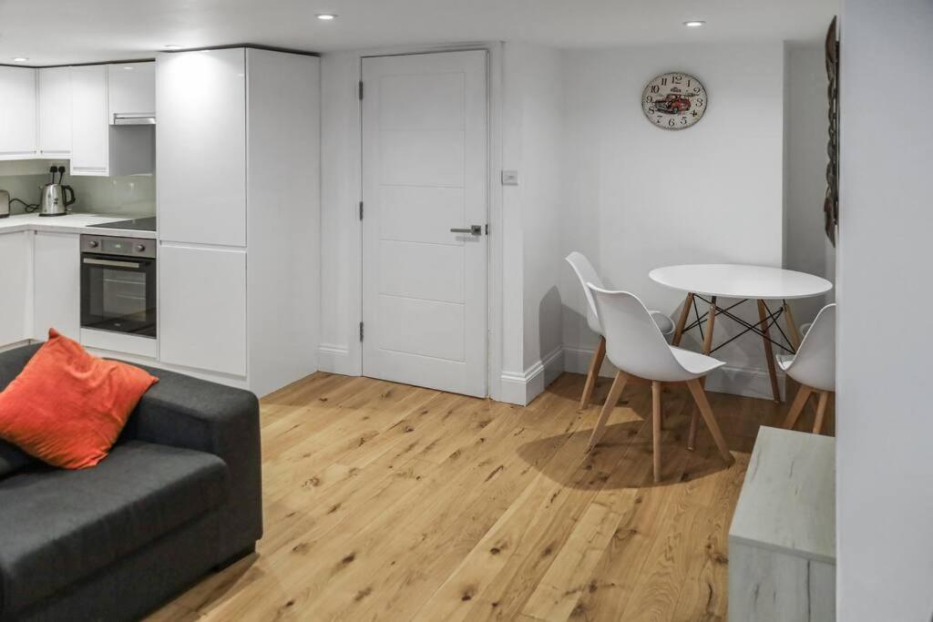 Cosy 1-Bdr W/ Free Parking In Central Reading Exterior photo
